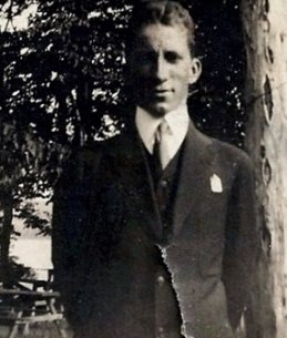 Arthur
 Julius  Petersen 1896-1943